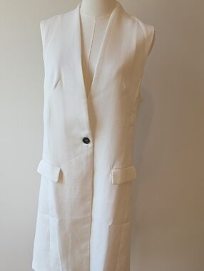 BLVD White Sleeveless Long Vest with Single Black Button